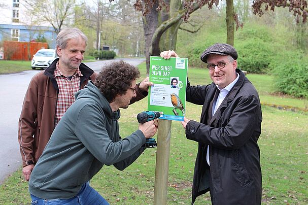 Aufstellen der Tafel