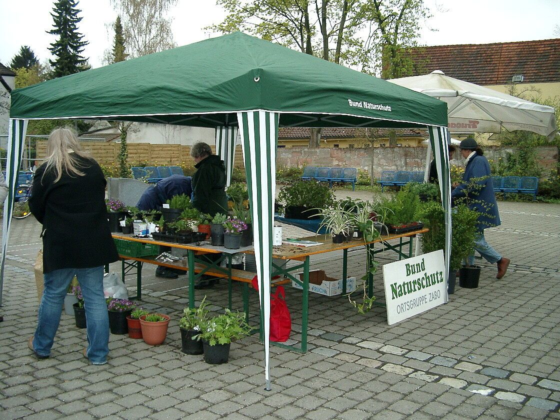 Pflanzenbörse Zabo (Foto: Bettina Uteschil) Pflanzenbörse Zabo