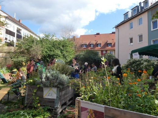 Beete im Hofgärtchen