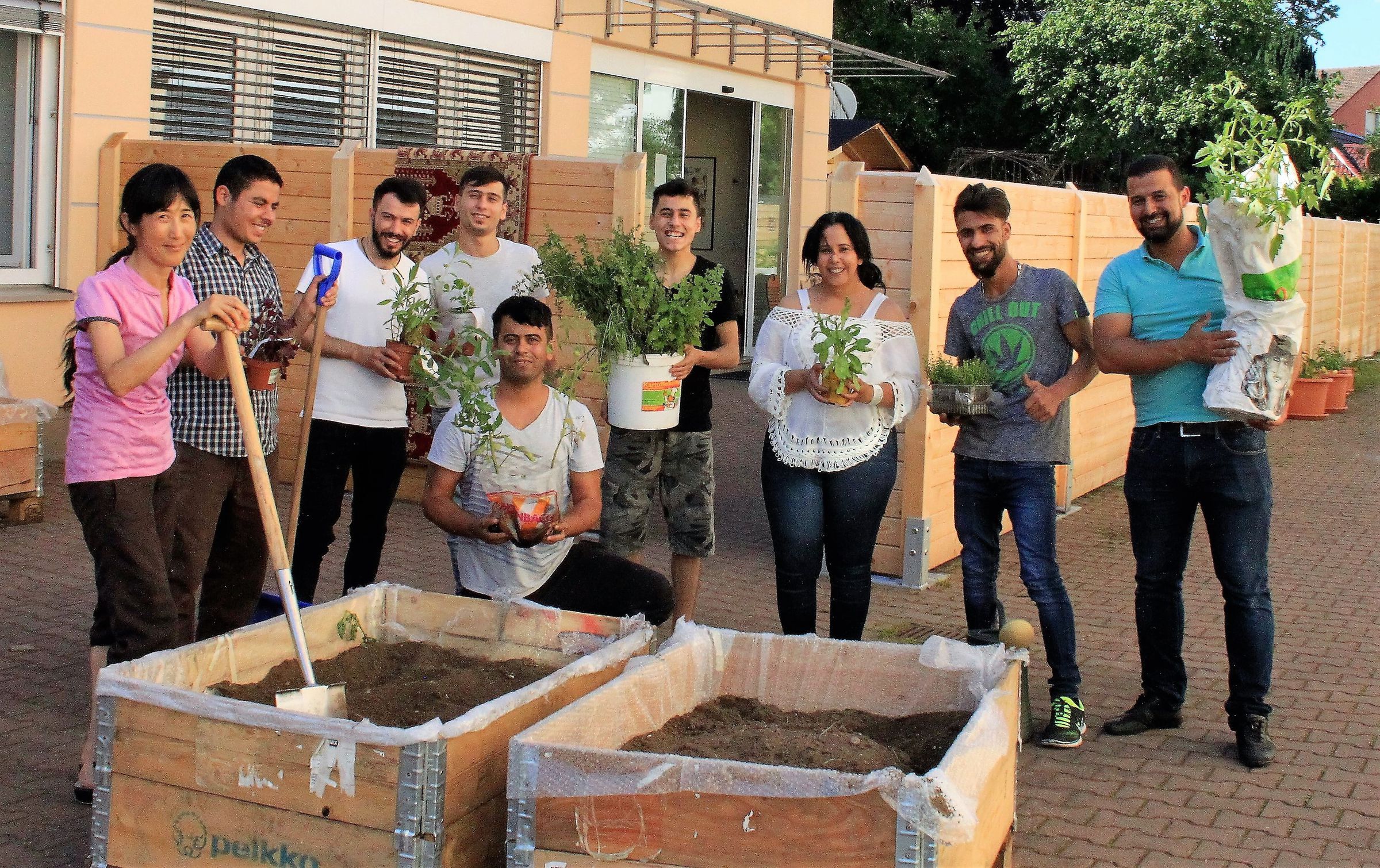 Gartenprojekt in Gemeinschaftsunterkünften mit Geflüchteten