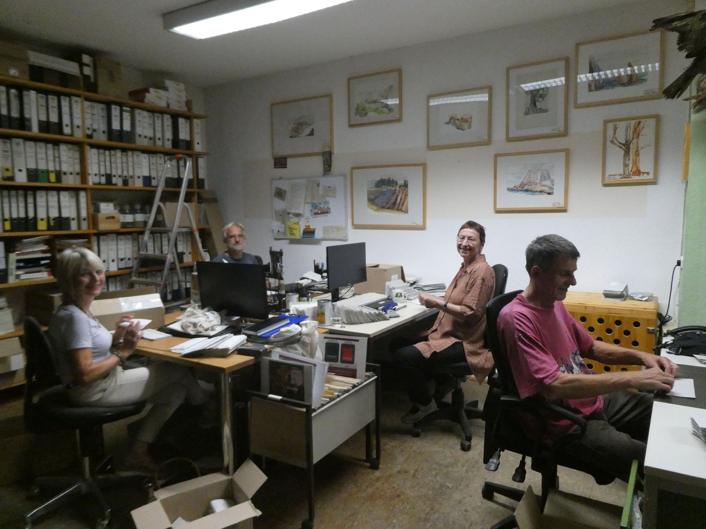 Versand der Einladungen zur außerordentlichen Mitgliederversammlung (Foto: Ingrid Treutter) Versand der Einladungen zur außerordentlichen Mitgliederversammlung