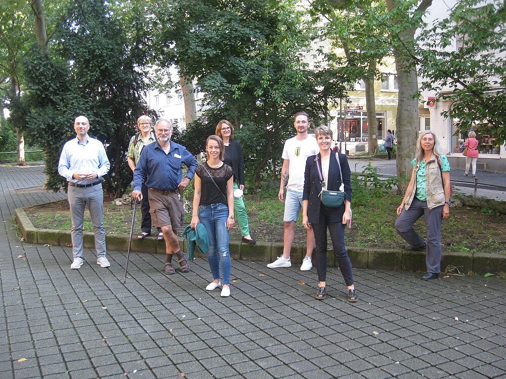 Gruppenbild mit den Mitarbeitenden der VR-Bank Gruppenbild