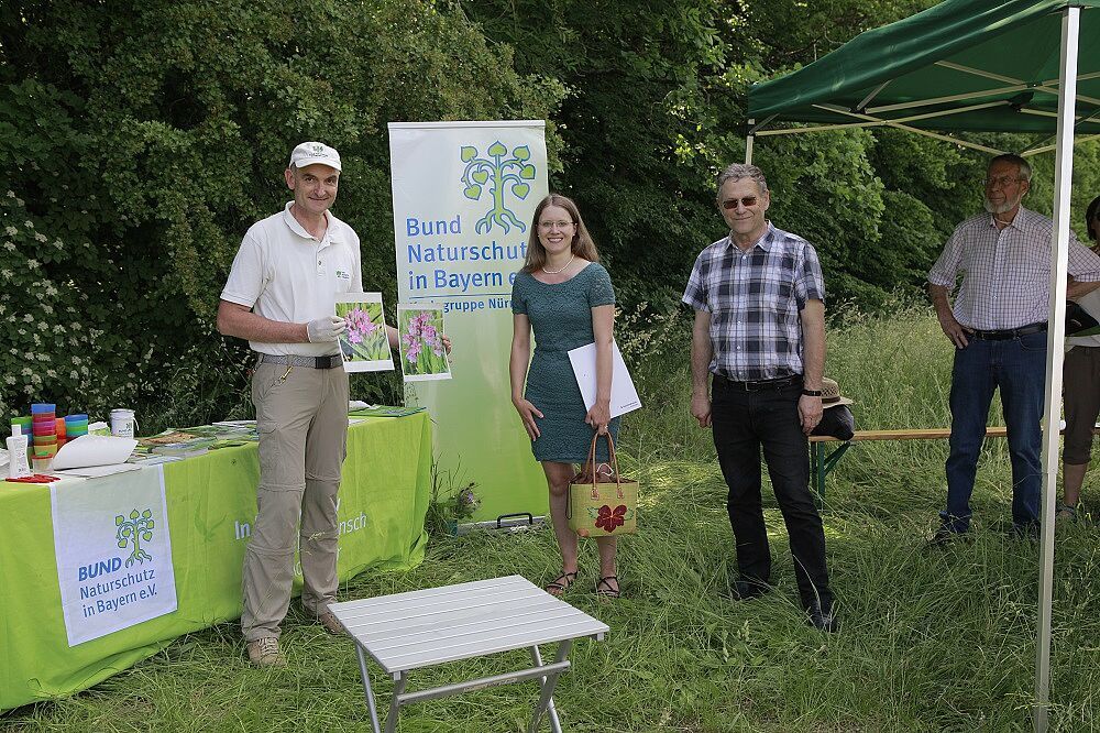 BN-Vorsitzender Otto Heimbucher und Frau Bührke-Olbrich von der HypoVereinsbank