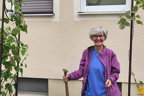 Rosenbogen im Parklet