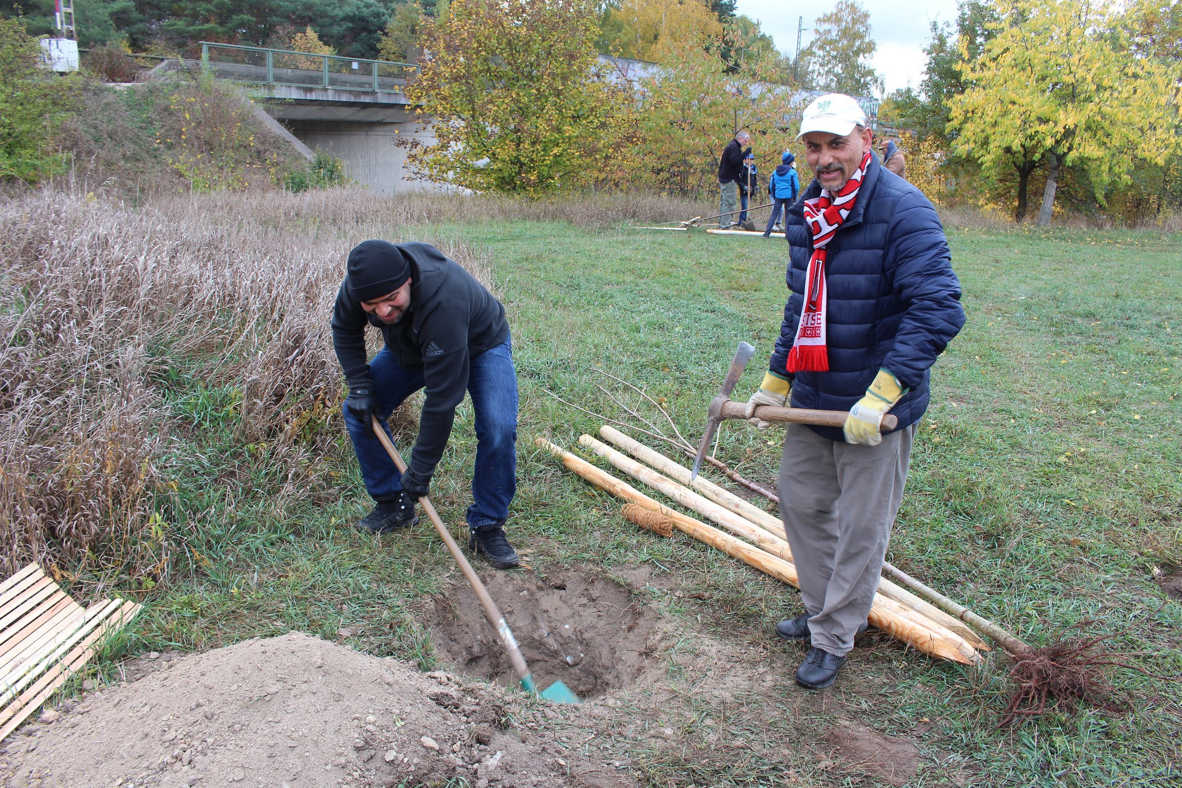 Obstbaumpflanzung am Schweinauer Buck Obstbaumpflanzung am Schweinauer Buck