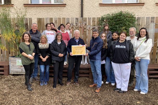 Übergabe des Naturschutzpreises des Naturschutzbeirats an die Scharrerschule