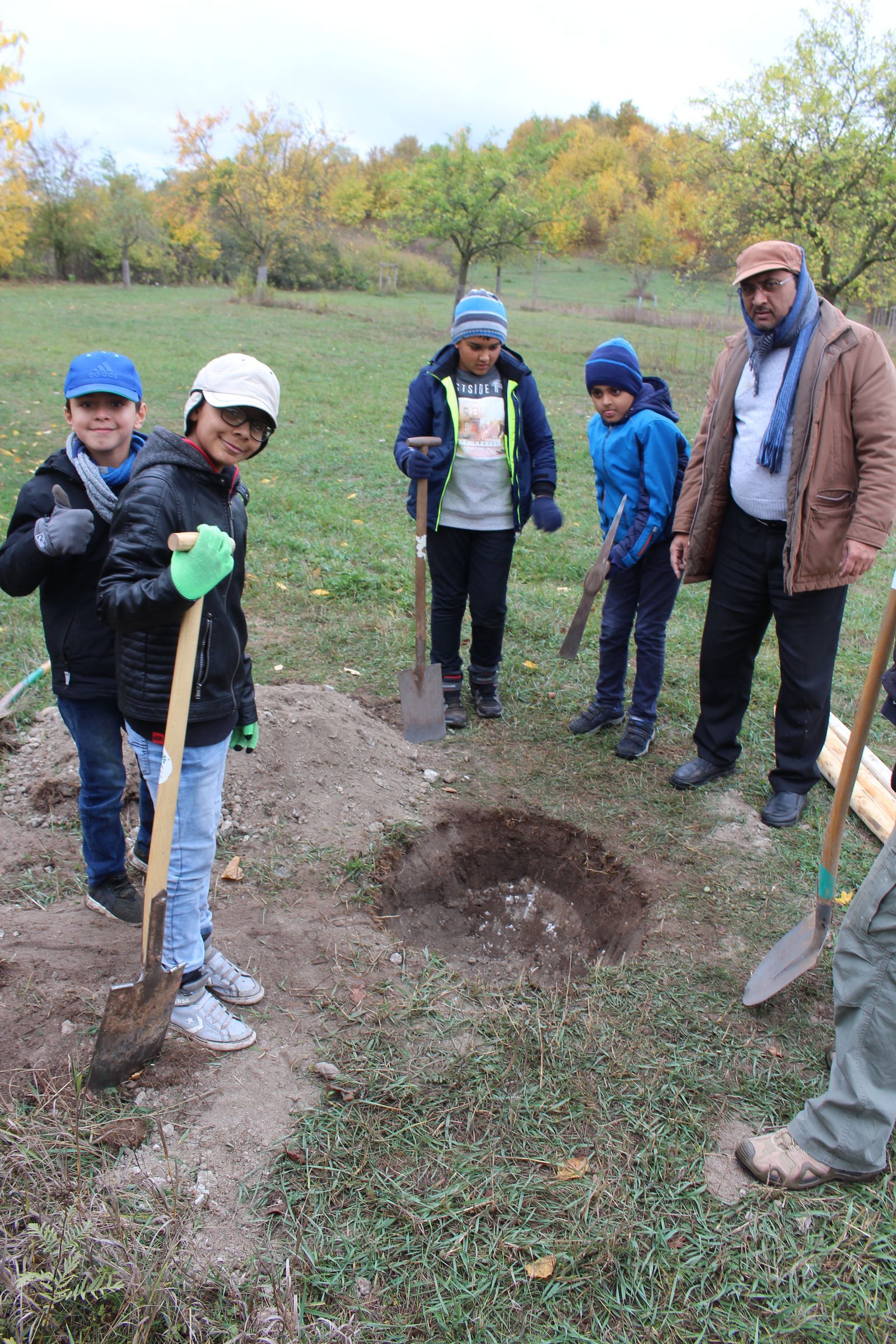 Obstbaumpflanzung am Schweinauer Buck Obstbaumpflanzung am Schweinauer Buck