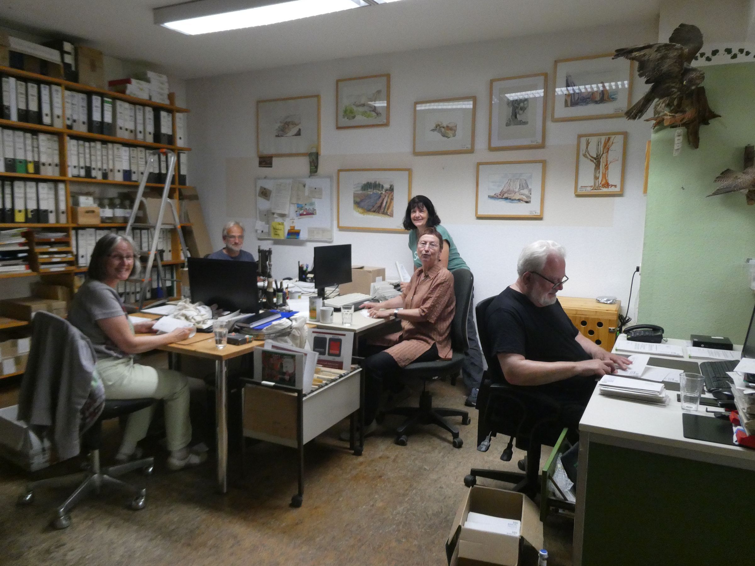 Versand der Einladungen zur außerordentlichen Mitgliederversammlung (Foto: Ingrid Treutter) Versand der Einladungen zur außerordentlichen Mitgliederversammlung