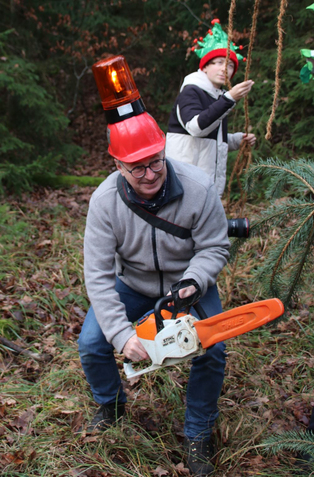 Stefan Pieger mit Kettensäge