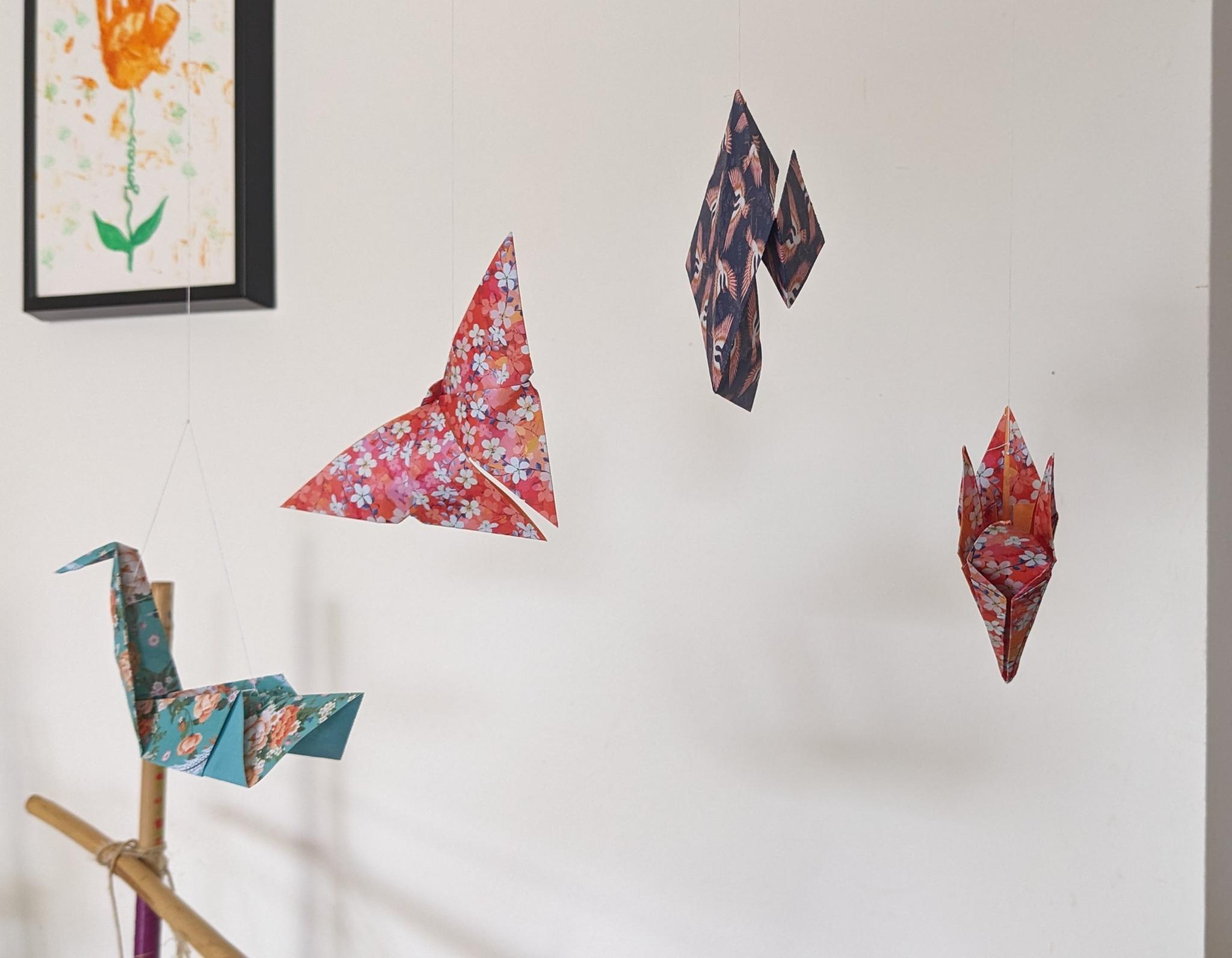 Origami-Mobile (Foto: Heinz Scharrschmidt) Origami-Mobile (Foto: Heinz Scharrschmidt)