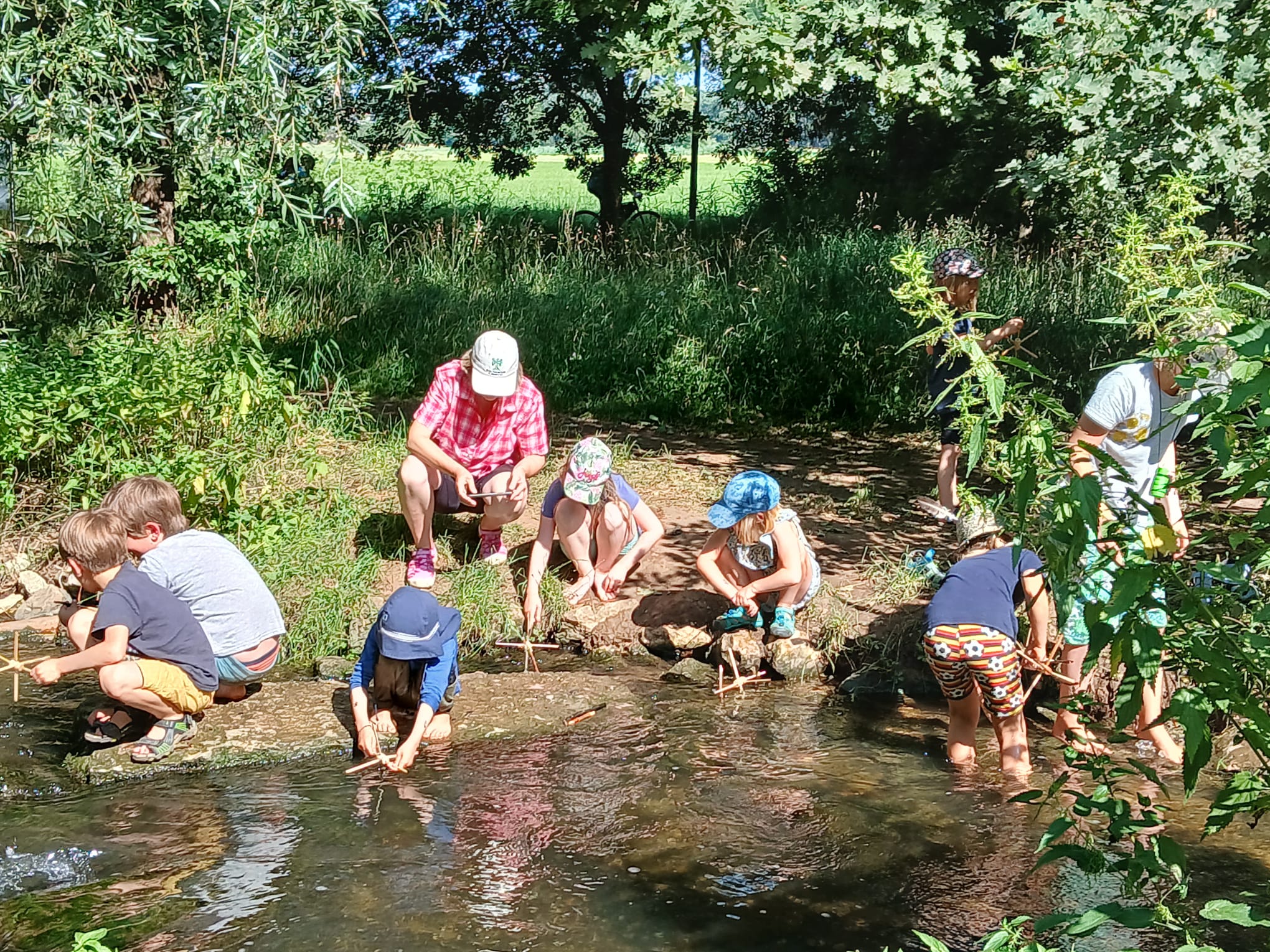 Keschern im Fluss