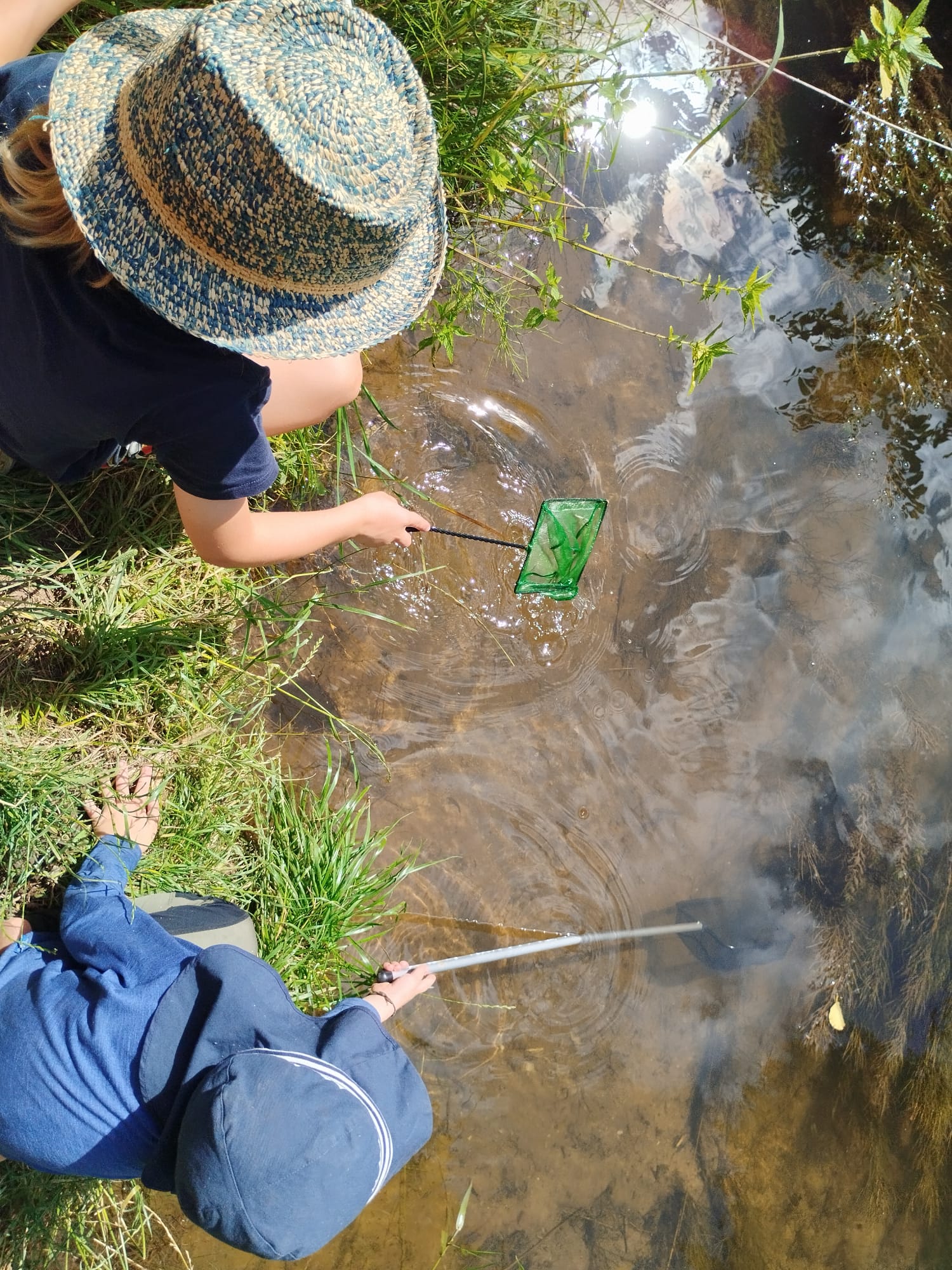 Keschern im Fluss