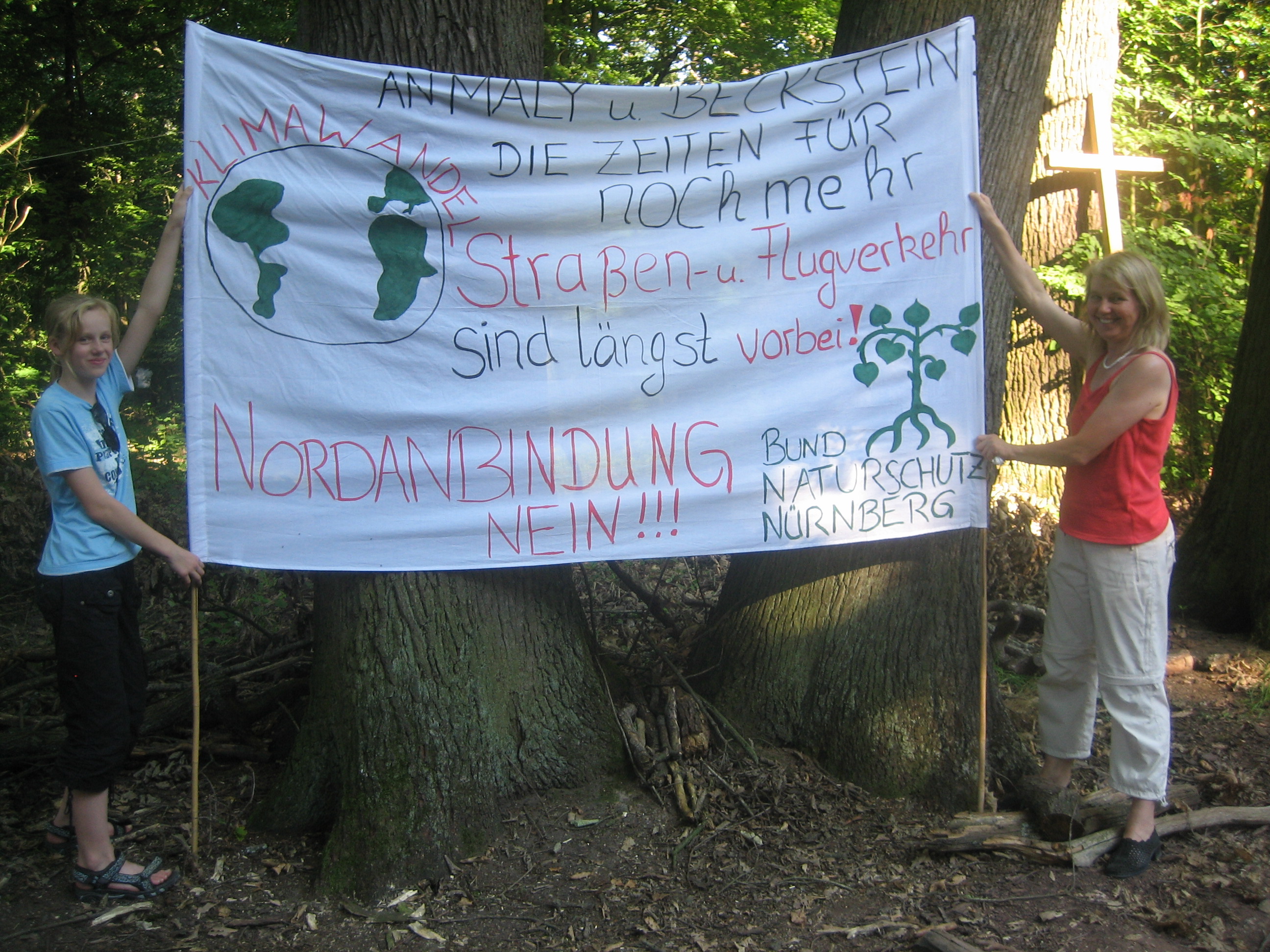 Demo gegen die Nordanbindung bei der Bürgerversammlung